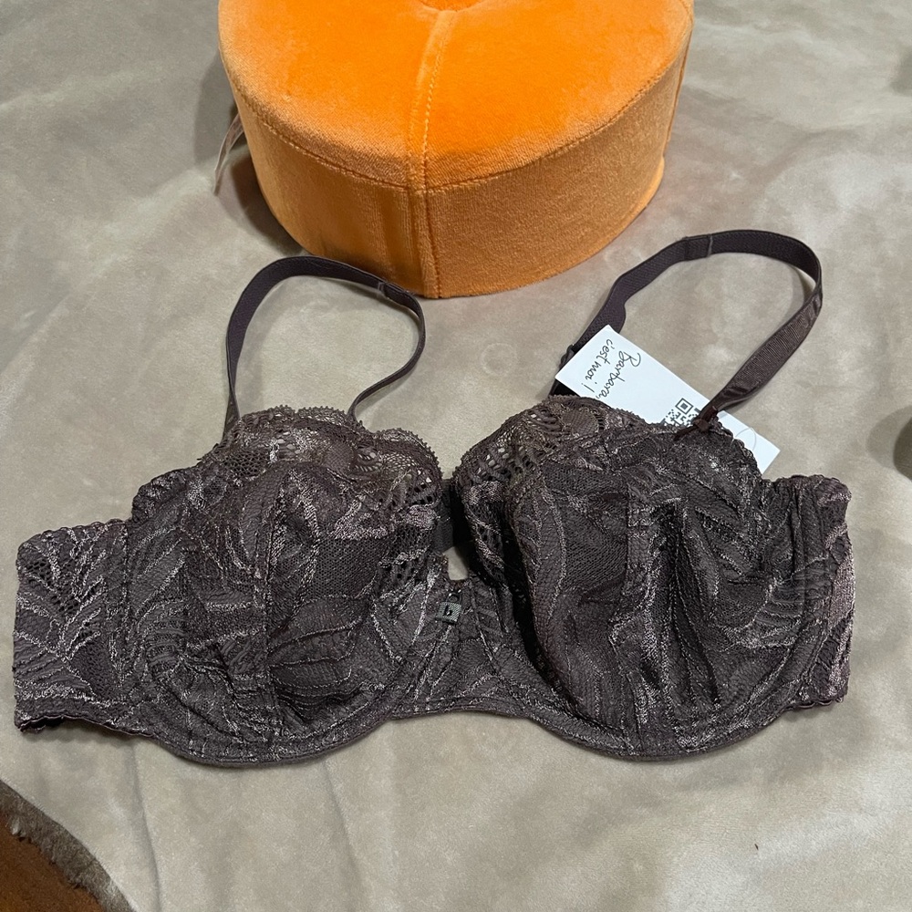 NWT BARBARA PARIS Lace Bra 32D